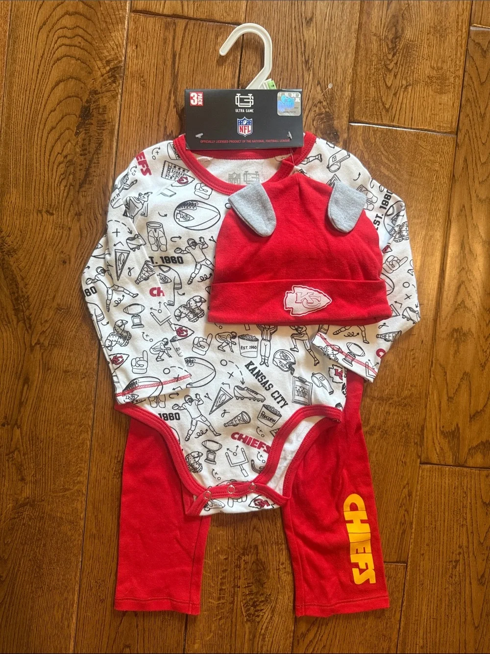 NFL Kansas City Chiefs Red and White Baby Matching Set with Hat